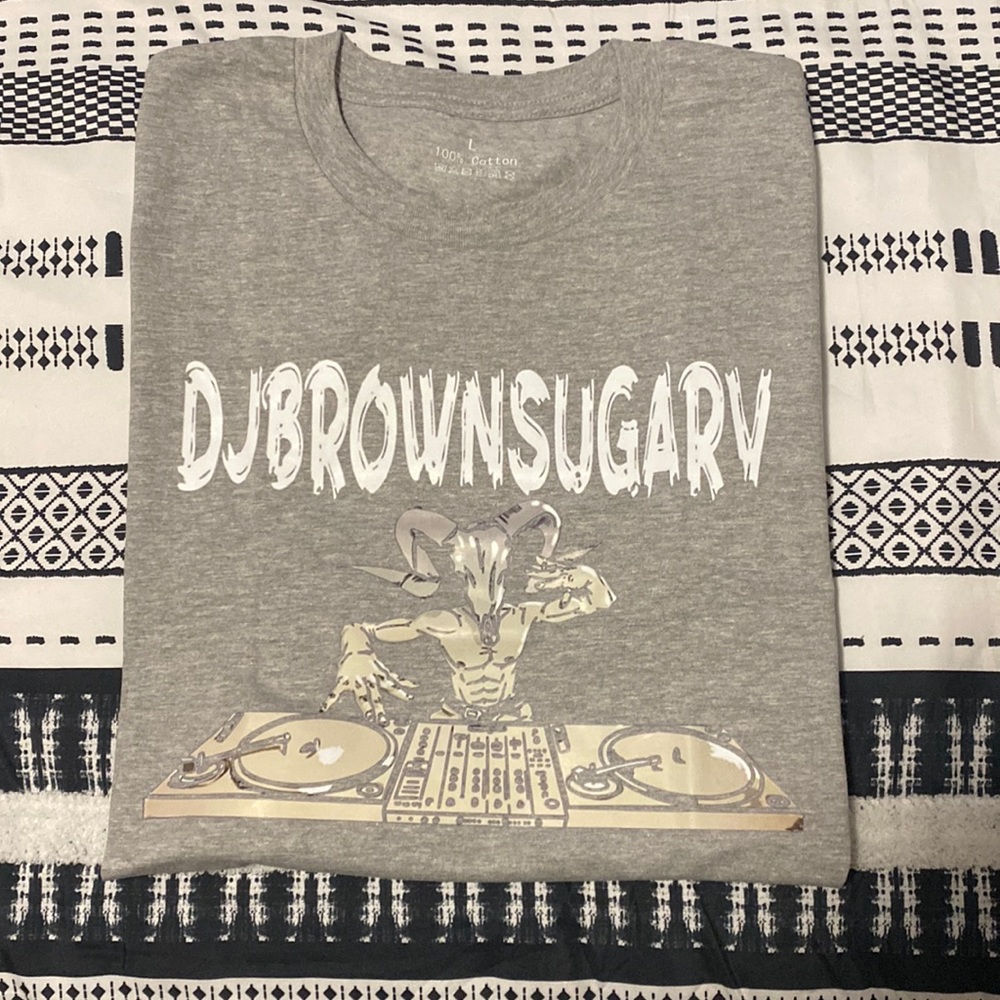 DJ BROWNSUGARV LOGO TEE